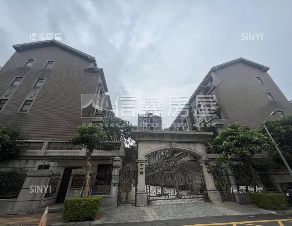 宏順爵仕堡社區外觀及周邊環境