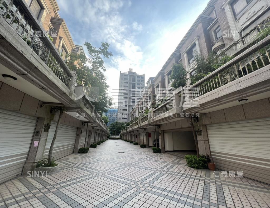 宏順爵仕堡社區外觀及周邊環境