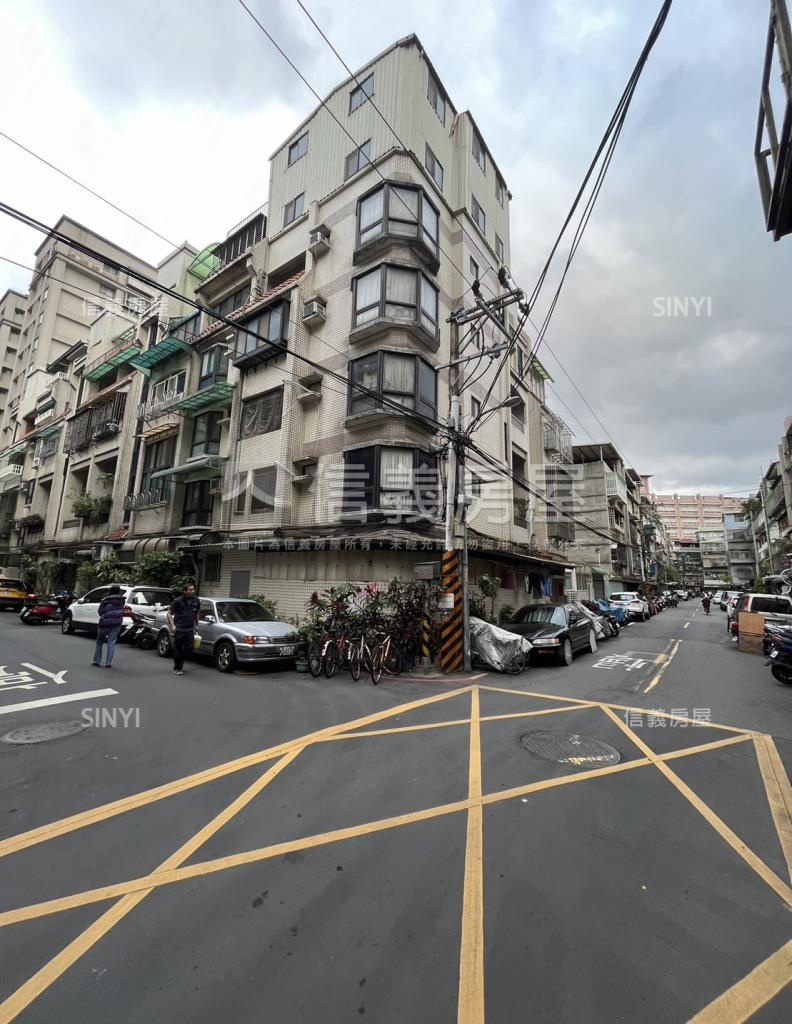 新海路72巷48-62號公寓社區外觀及周邊環境