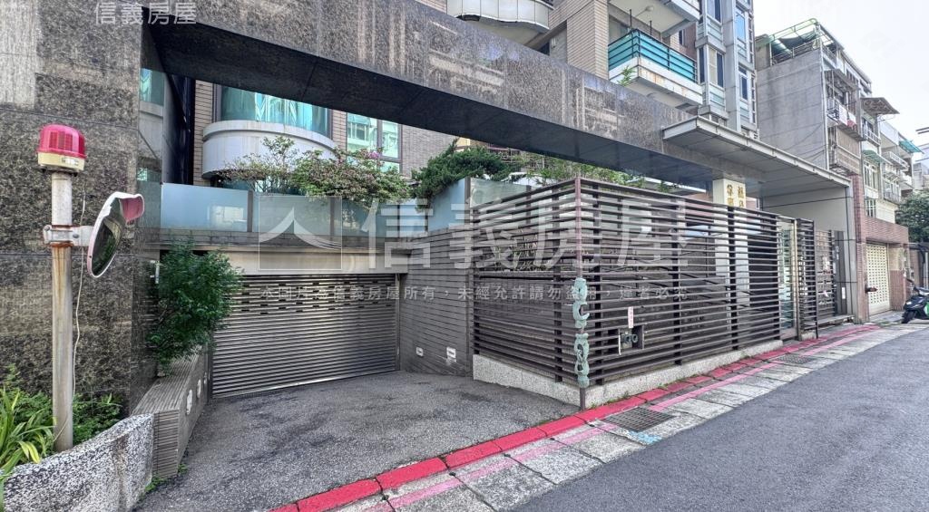 溫泉尊邸社區外觀及周邊環境