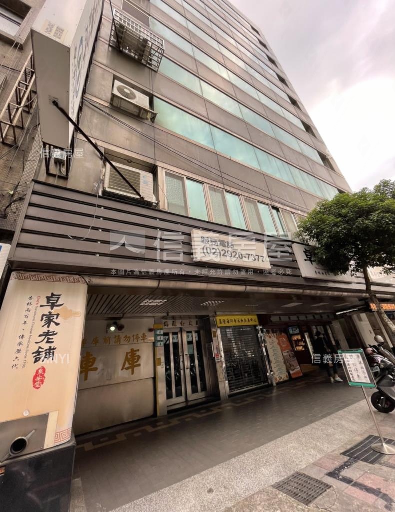 鴻運金大廈社區外觀及周邊環境
