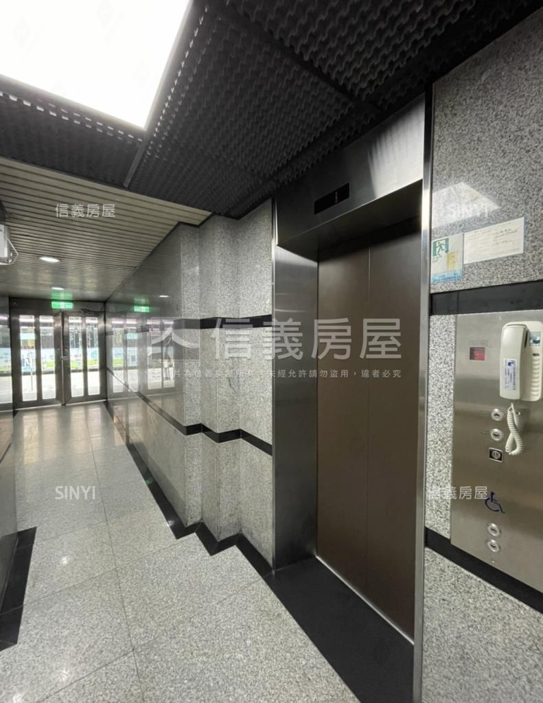 鴻運金大廈社區外觀及周邊環境