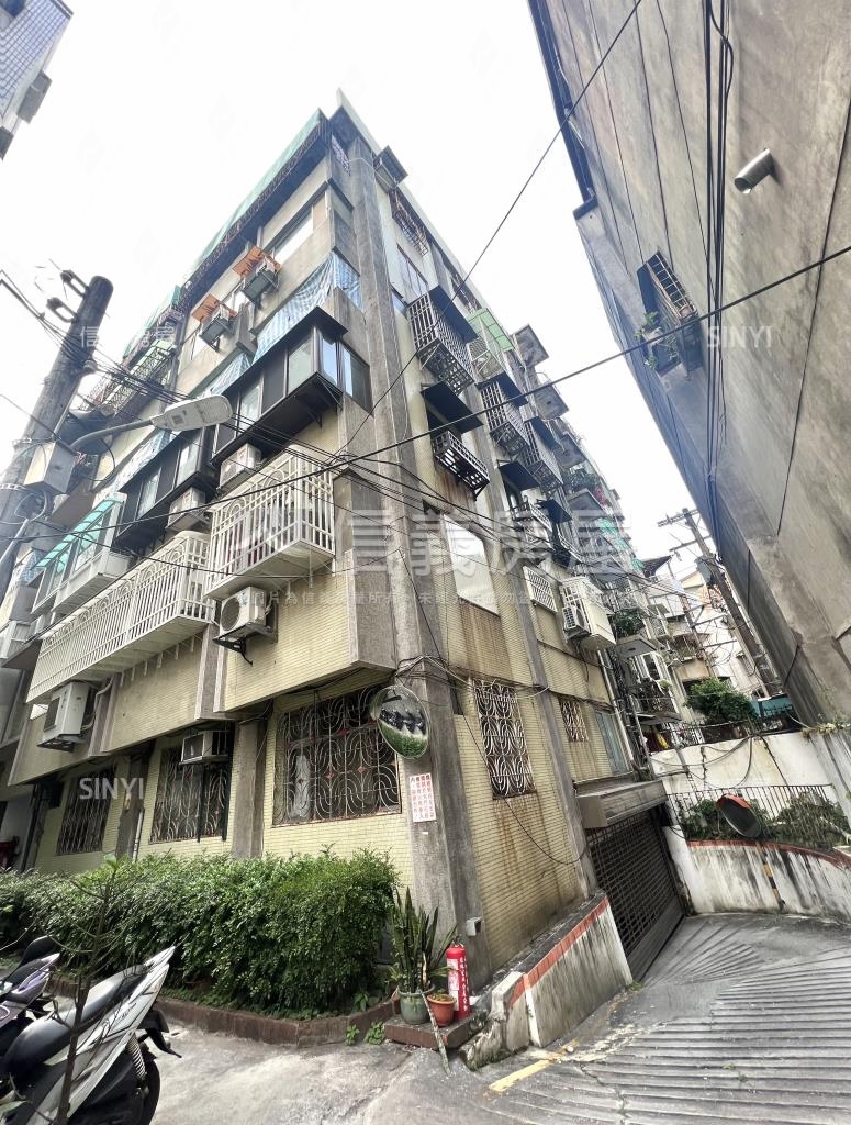 慈雲大廈社區外觀及周邊環境