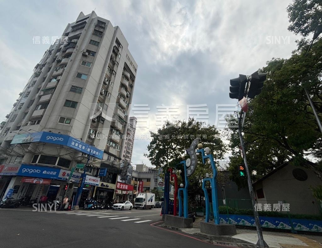 崇雅鄉廈社區外觀及周邊環境