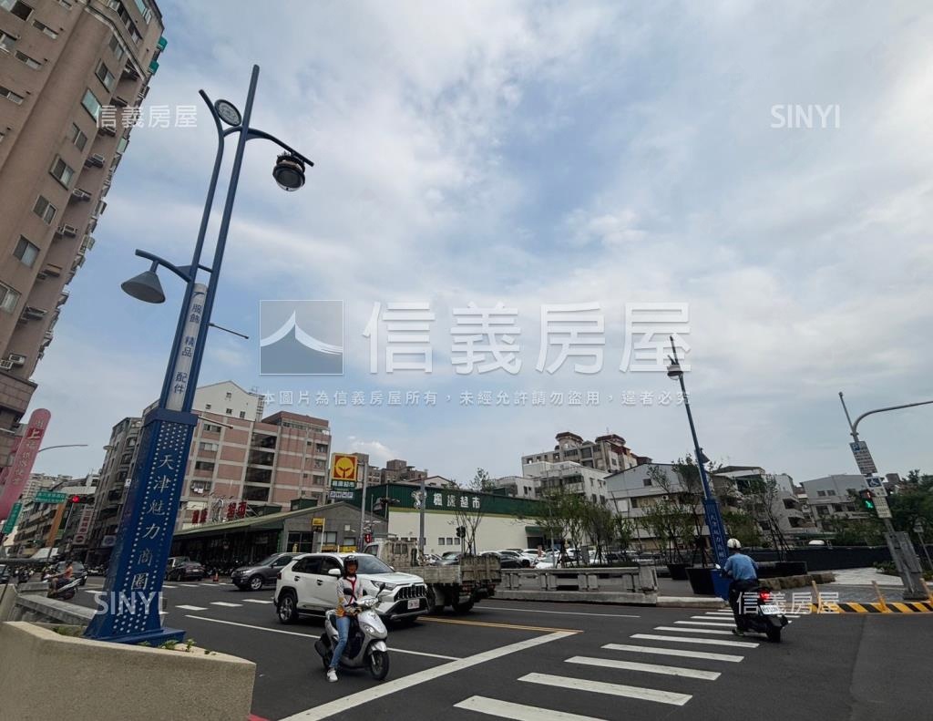 崇雅鄉廈社區外觀及周邊環境