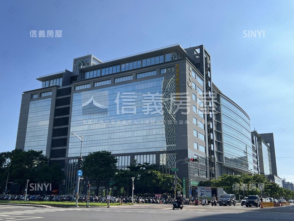 高雄軟體科技園區南區綜合大樓社區外觀及周邊環境