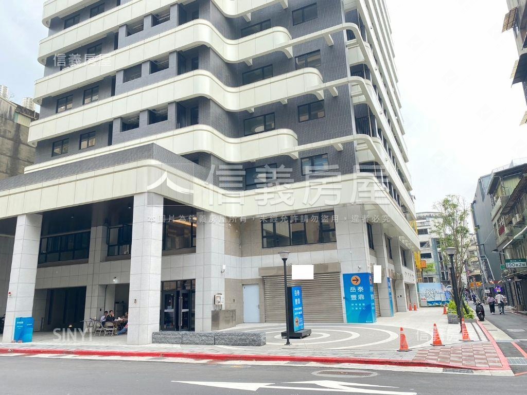 岳泰豐鼎社區外觀及周邊環境