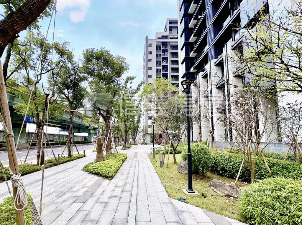 榮群擎川社區外觀及周邊環境