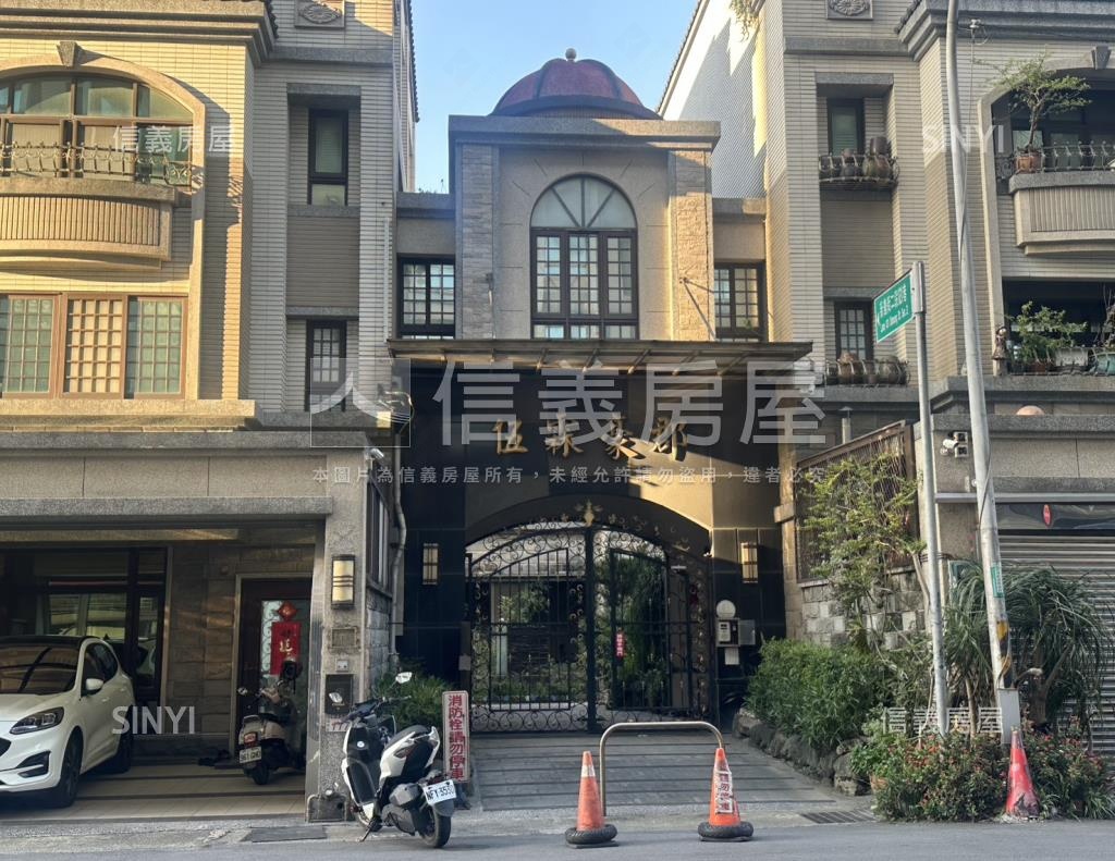 伍霖豪郡社區外觀及周邊環境