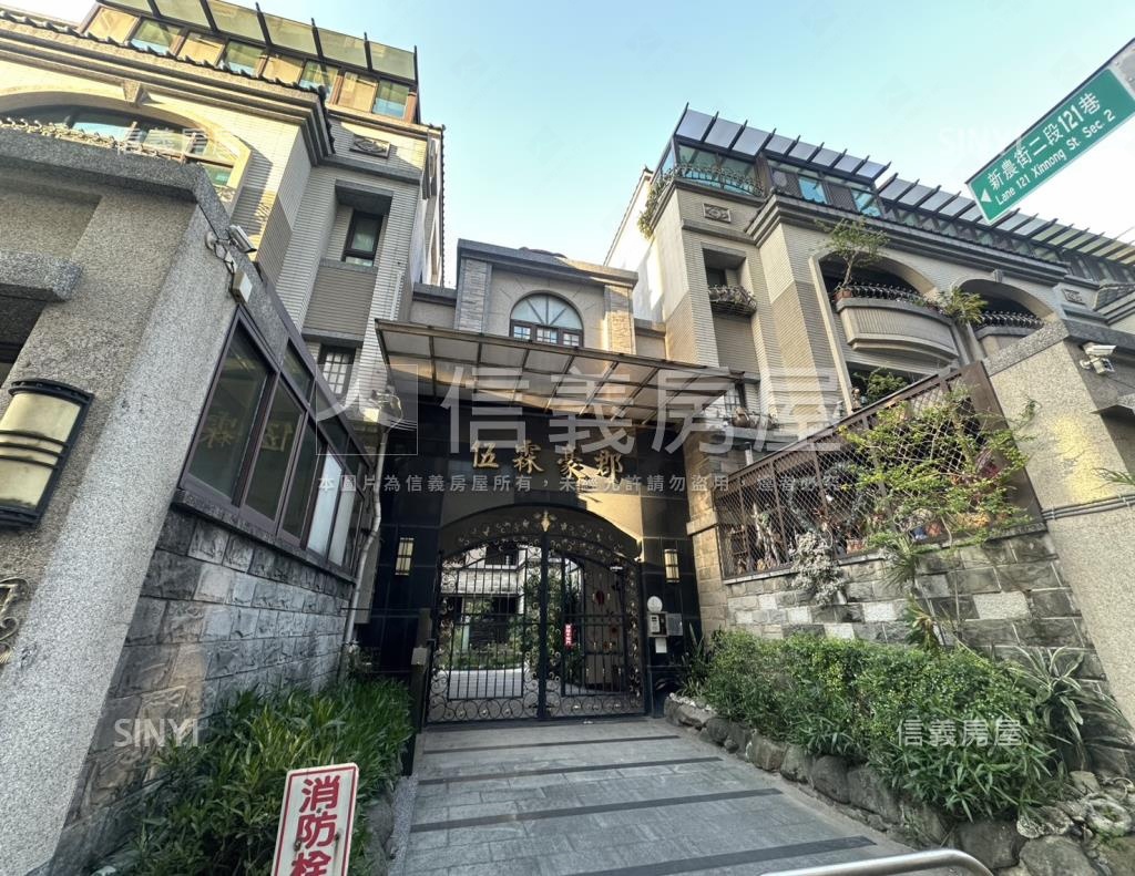 伍霖豪郡社區外觀及周邊環境