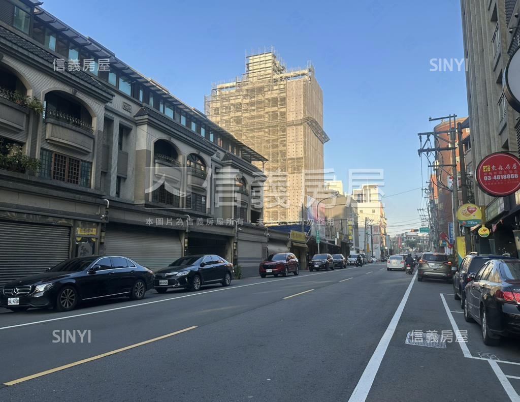 伍霖豪郡社區外觀及周邊環境