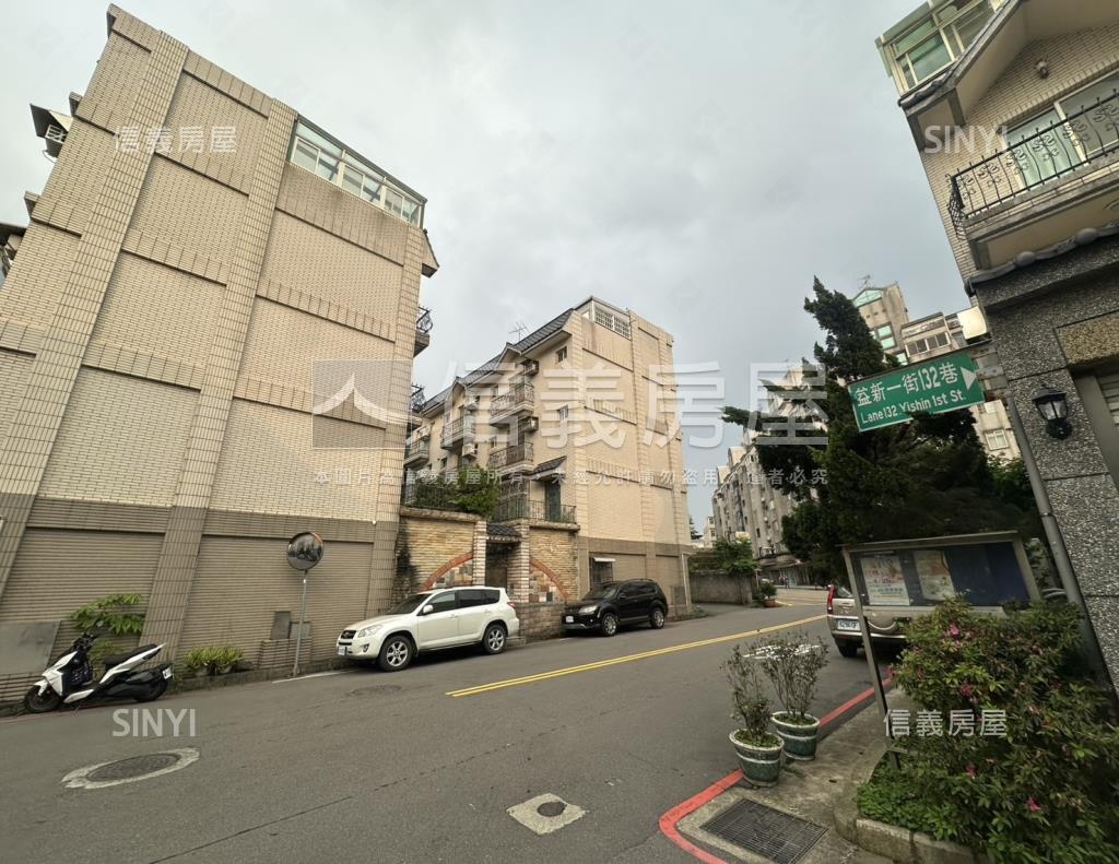 臻美墅社區外觀及周邊環境