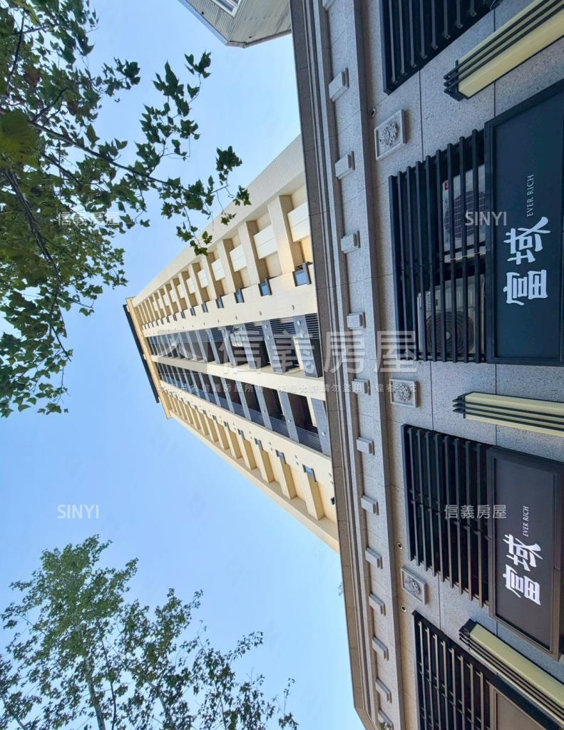 麗源富域社區外觀及周邊環境