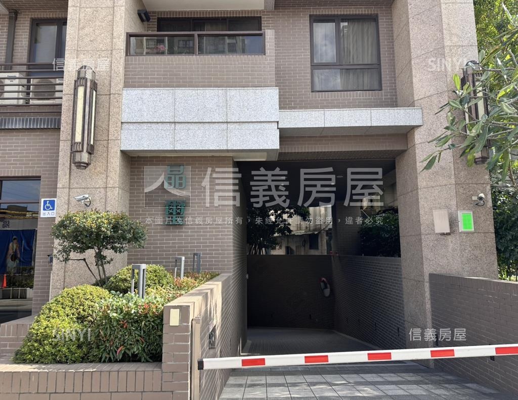 府中晶璽社區外觀及周邊環境