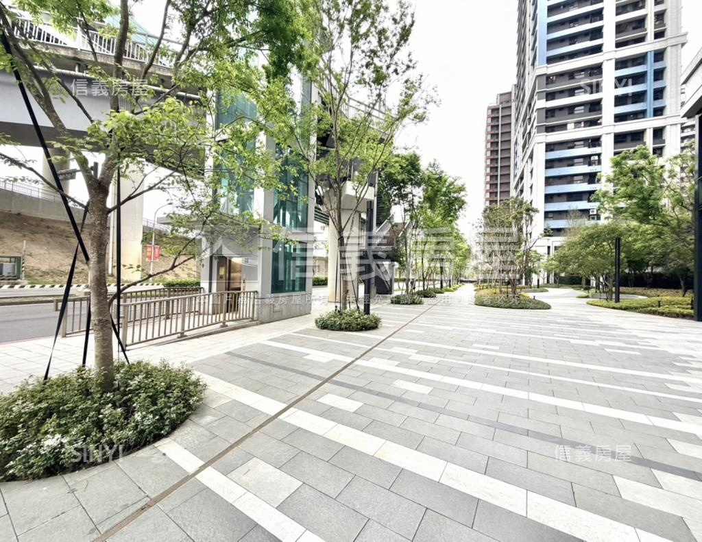 潤泰峰左岸社區外觀及周邊環境