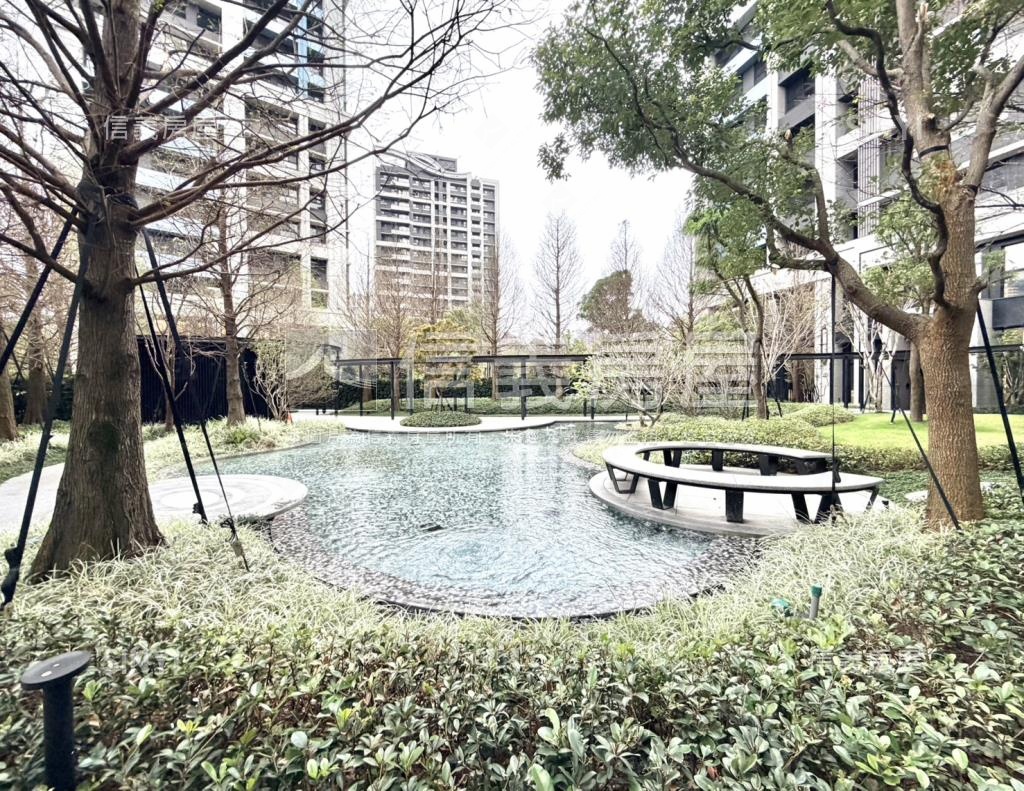 潤泰峰左岸社區外觀及周邊環境