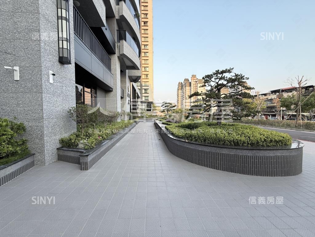 泰緯皇居社區外觀及周邊環境