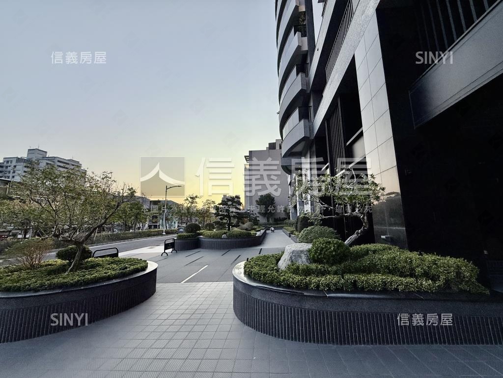 泰緯皇居社區外觀及周邊環境