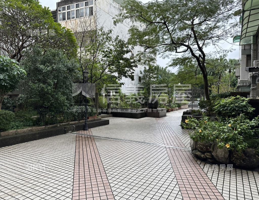 名人香榭社區外觀及周邊環境