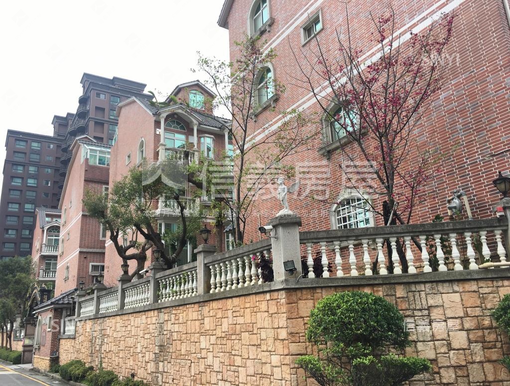 麒麟香榭社區外觀及周邊環境