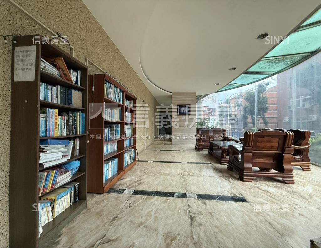 雲冠天下社區外觀及周邊環境