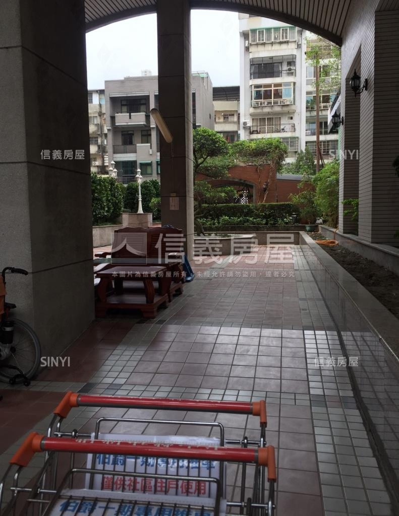 惠宇伯爵社區外觀及周邊環境