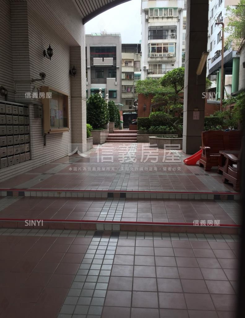 惠宇伯爵社區外觀及周邊環境