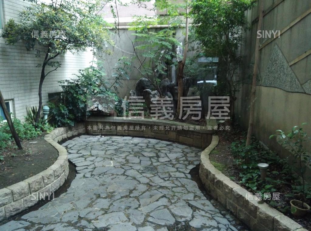 伯爵社區外觀及周邊環境