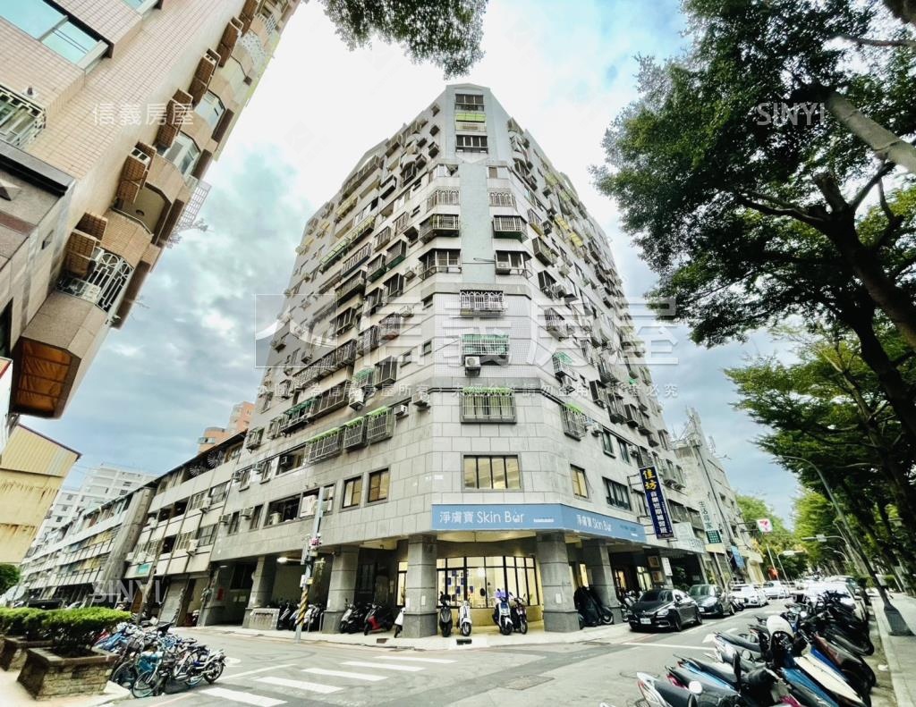 世紀圖騰社區外觀及周邊環境