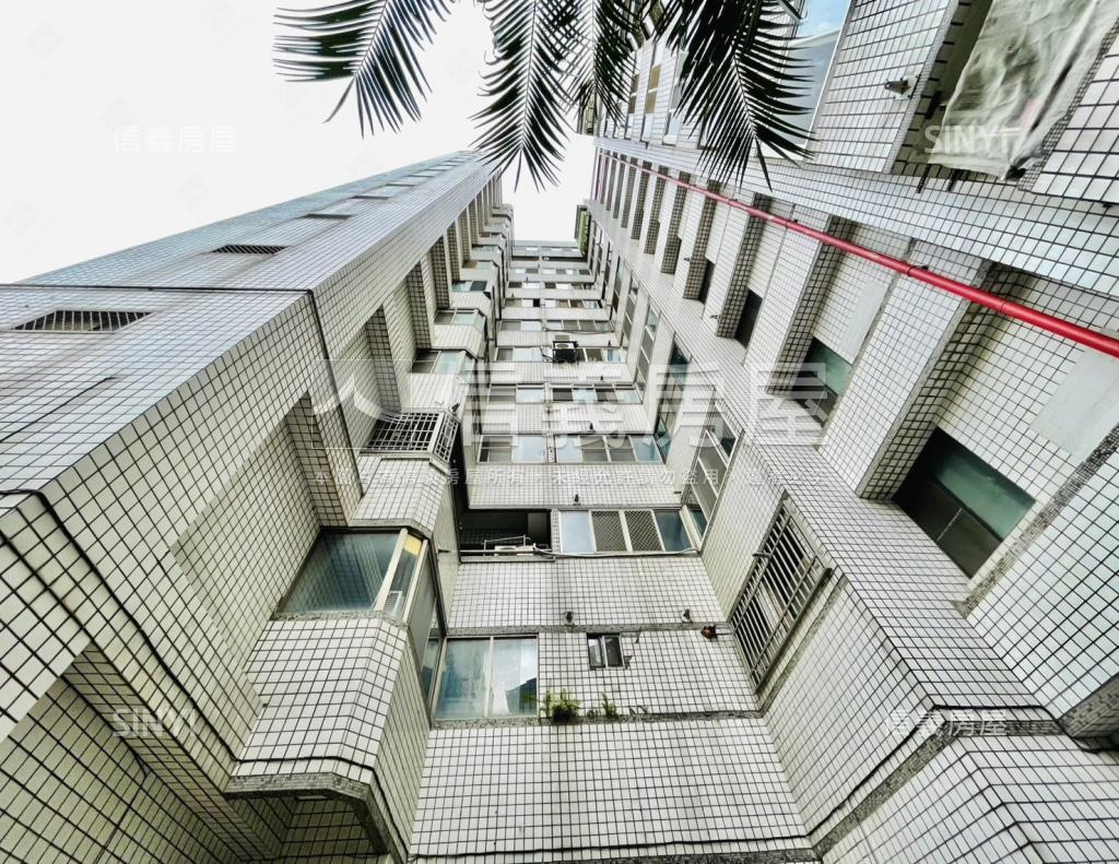 世紀圖騰社區外觀及周邊環境