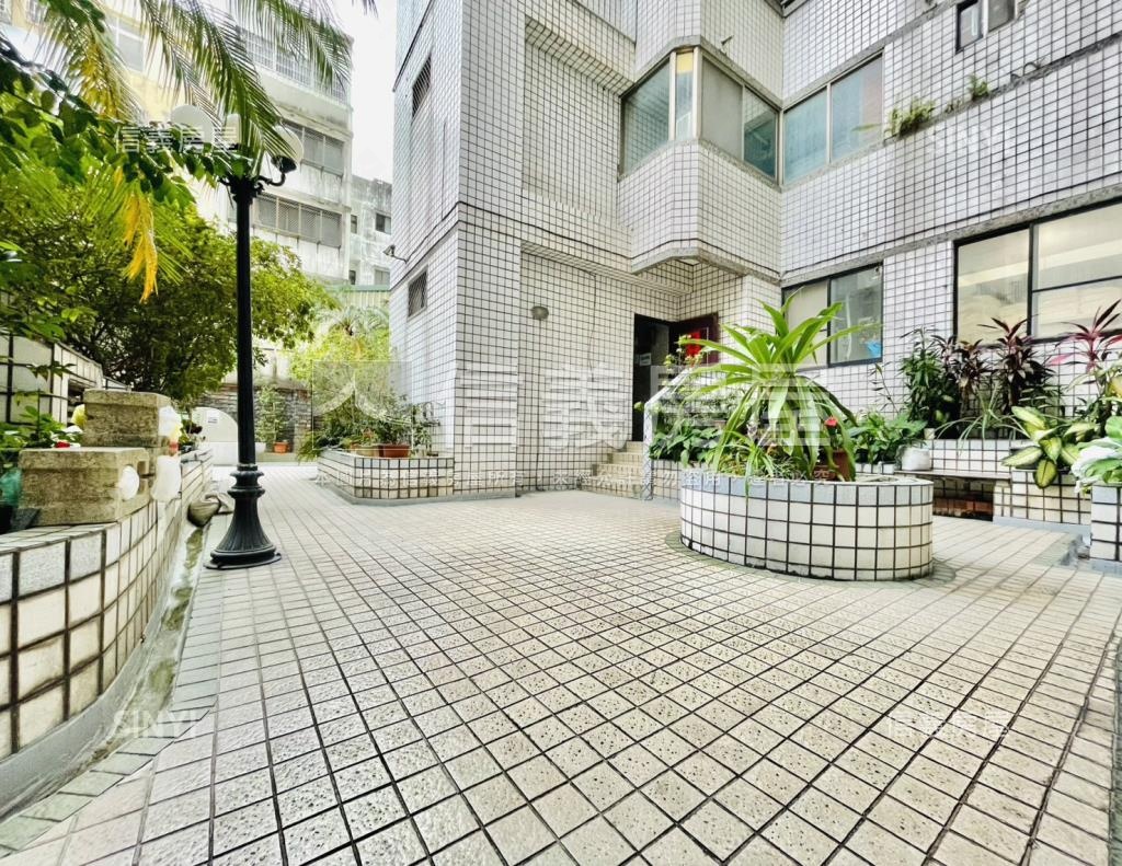 世紀圖騰社區外觀及周邊環境