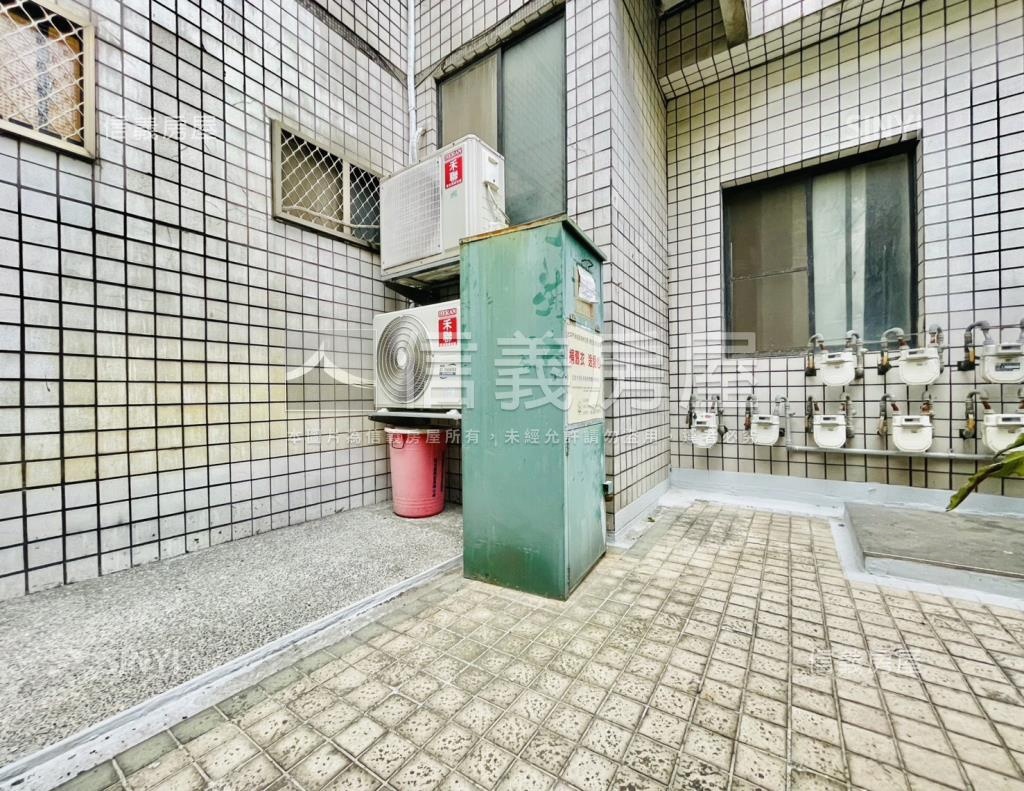 世紀圖騰社區外觀及周邊環境