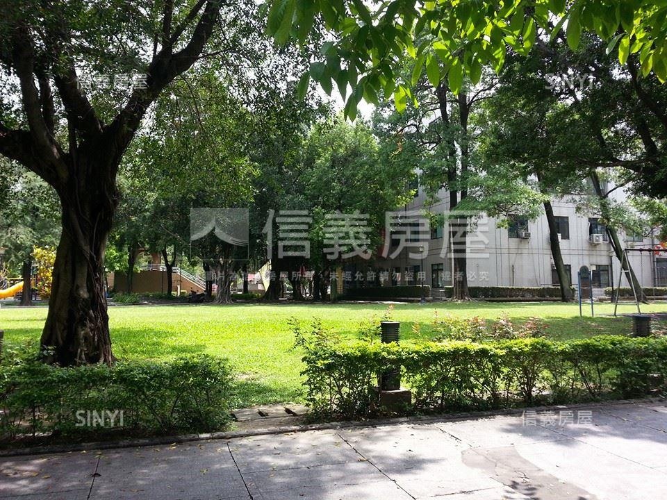 樸實社區外觀及周邊環境