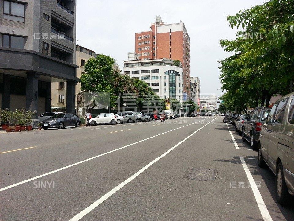 樸實社區外觀及周邊環境