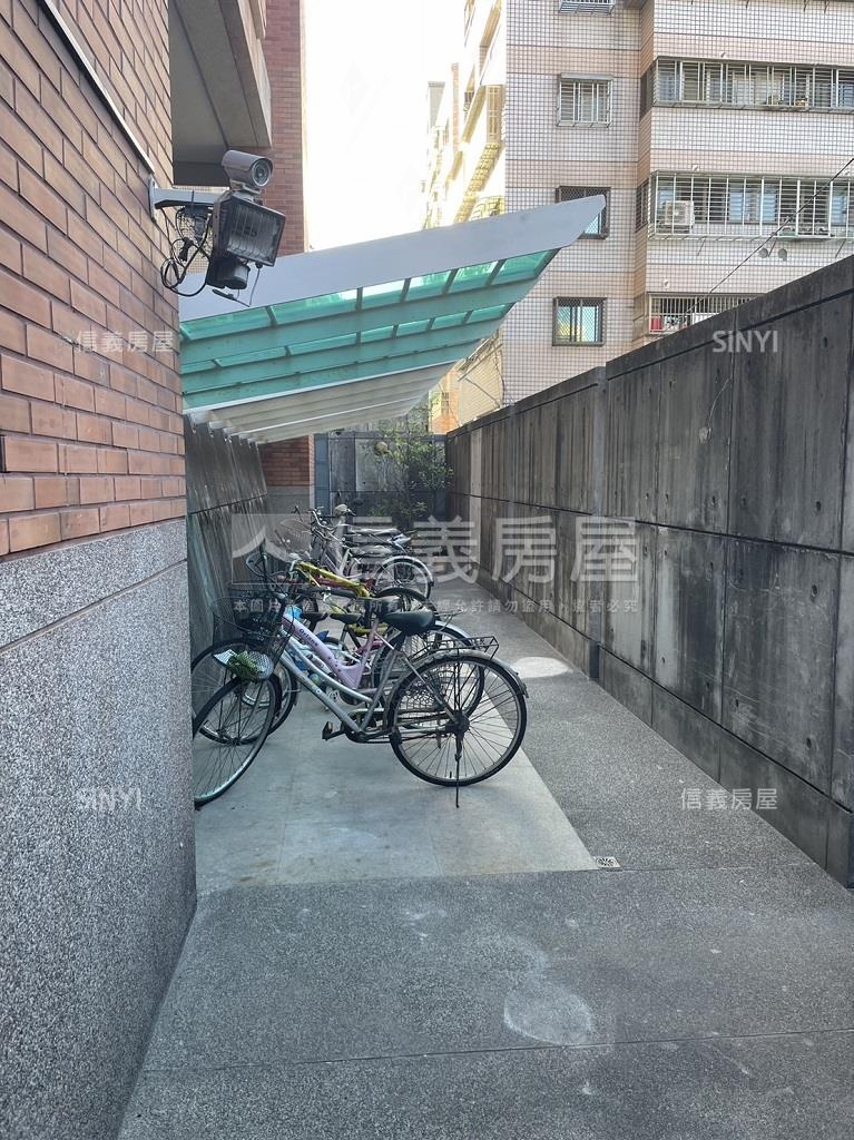 樸實社區外觀及周邊環境