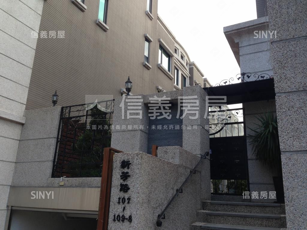 黃金年代社區外觀及周邊環境