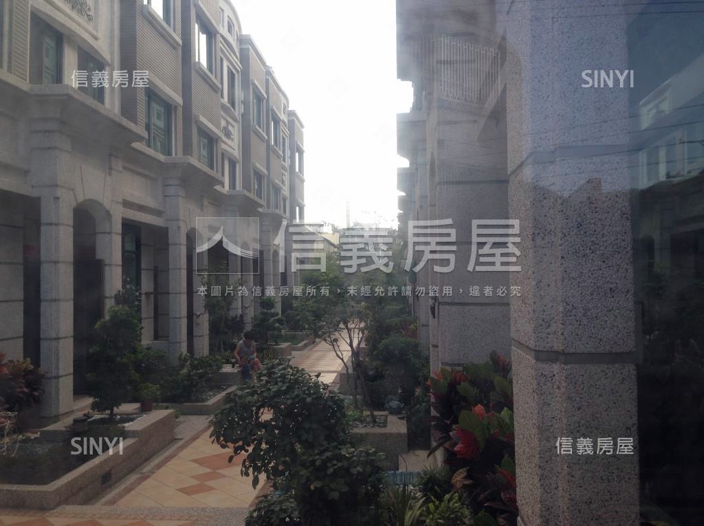 黃金年代社區外觀及周邊環境