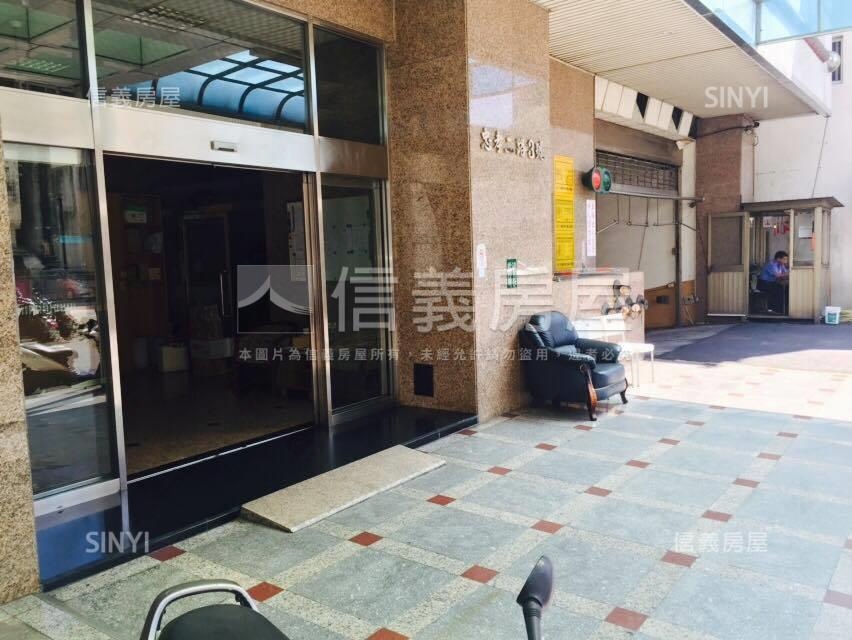 京華富邑社區外觀及周邊環境