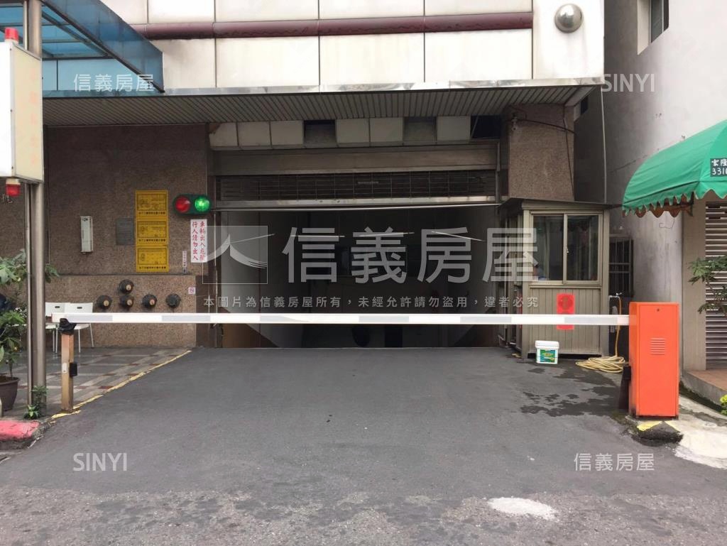 京華富邑社區外觀及周邊環境