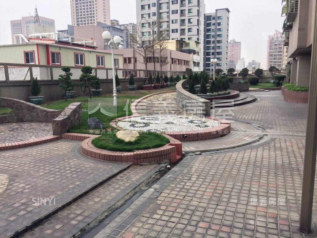 京華富邑社區外觀及周邊環境