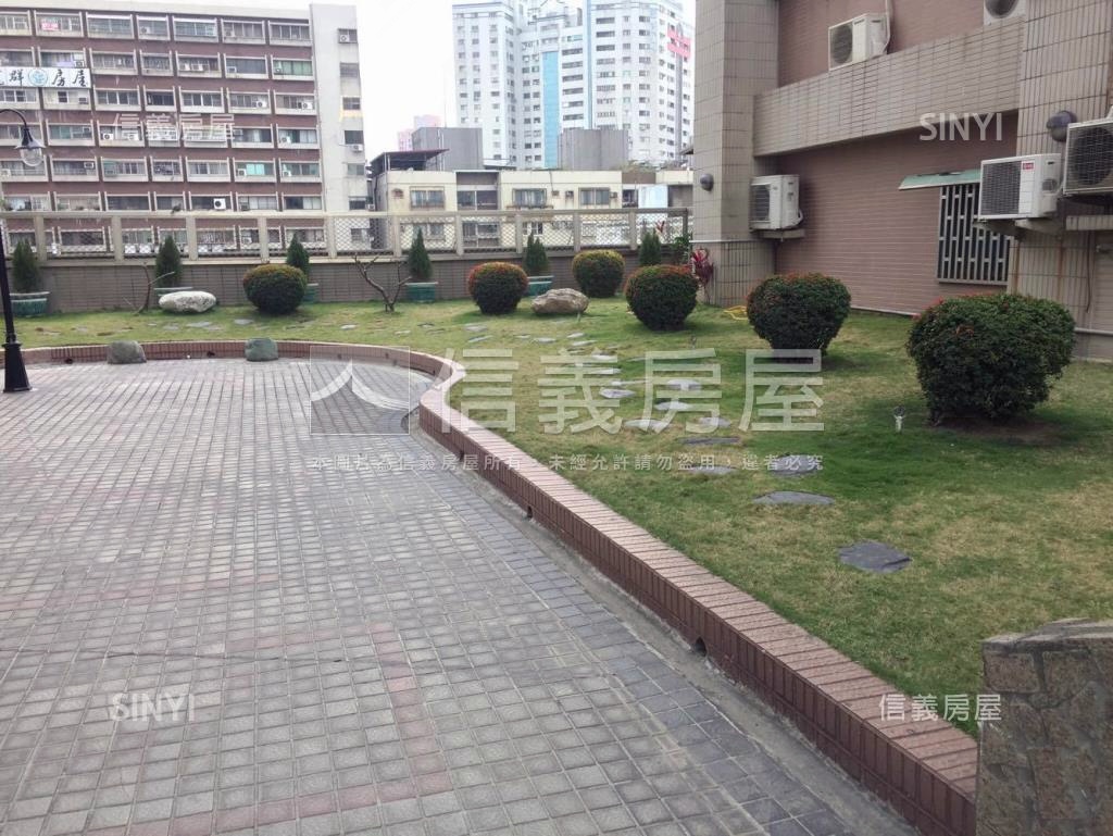 京華富邑社區外觀及周邊環境
