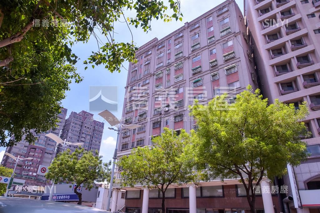 雲錦堂皇社區外觀及周邊環境
