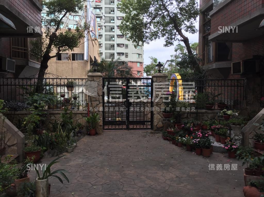 京城維也納社區外觀及周邊環境