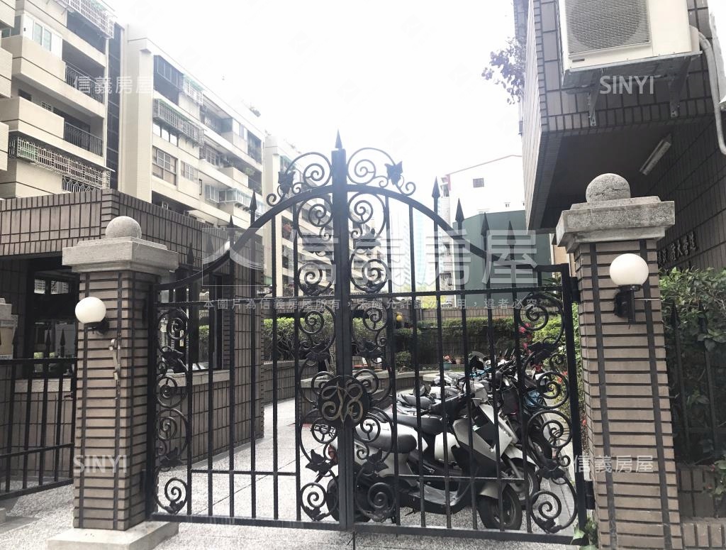 高屋國家廣場社區外觀及周邊環境