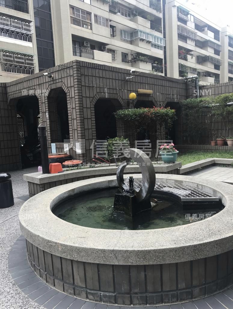 高屋國家廣場社區外觀及周邊環境