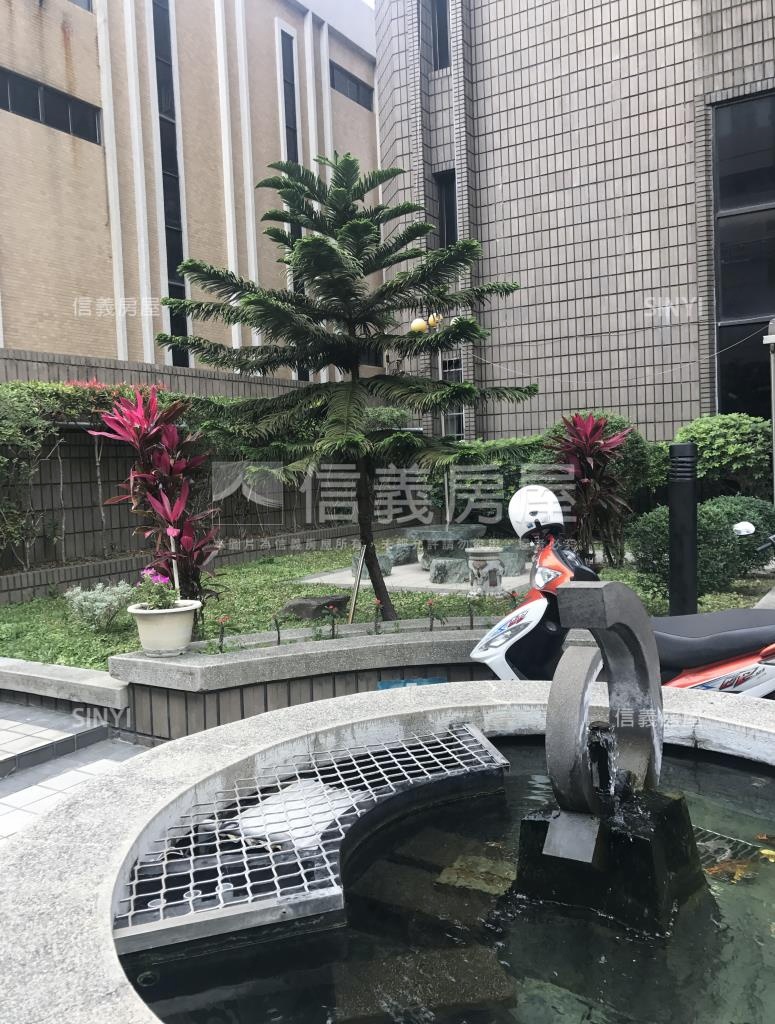 高屋國家廣場社區外觀及周邊環境