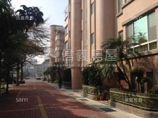 富立京華社區外觀及周邊環境