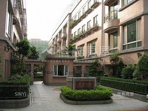 富立京華社區外觀及周邊環境