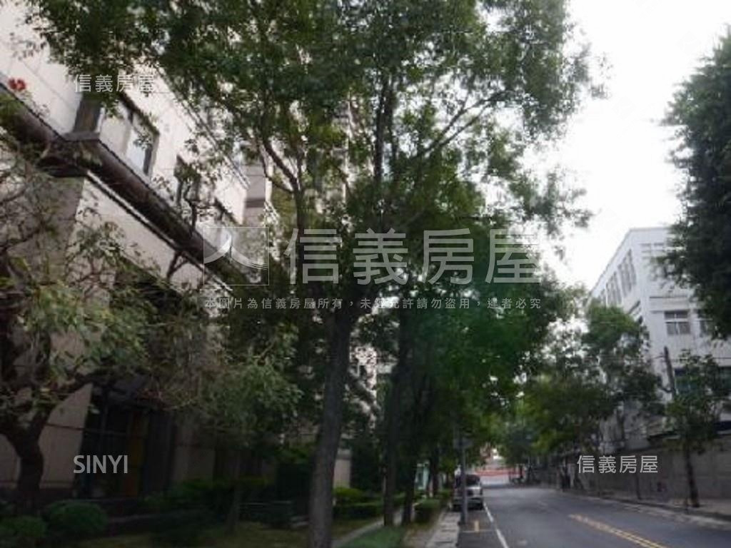 金典社區外觀及周邊環境