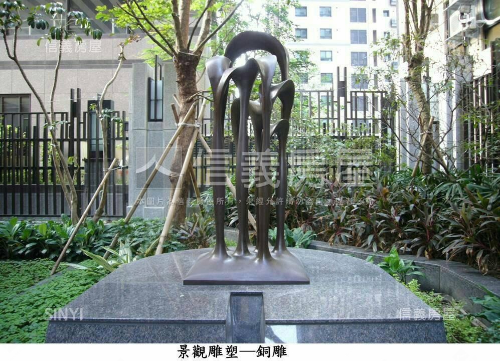 皇苑人文首璽社區外觀及周邊環境